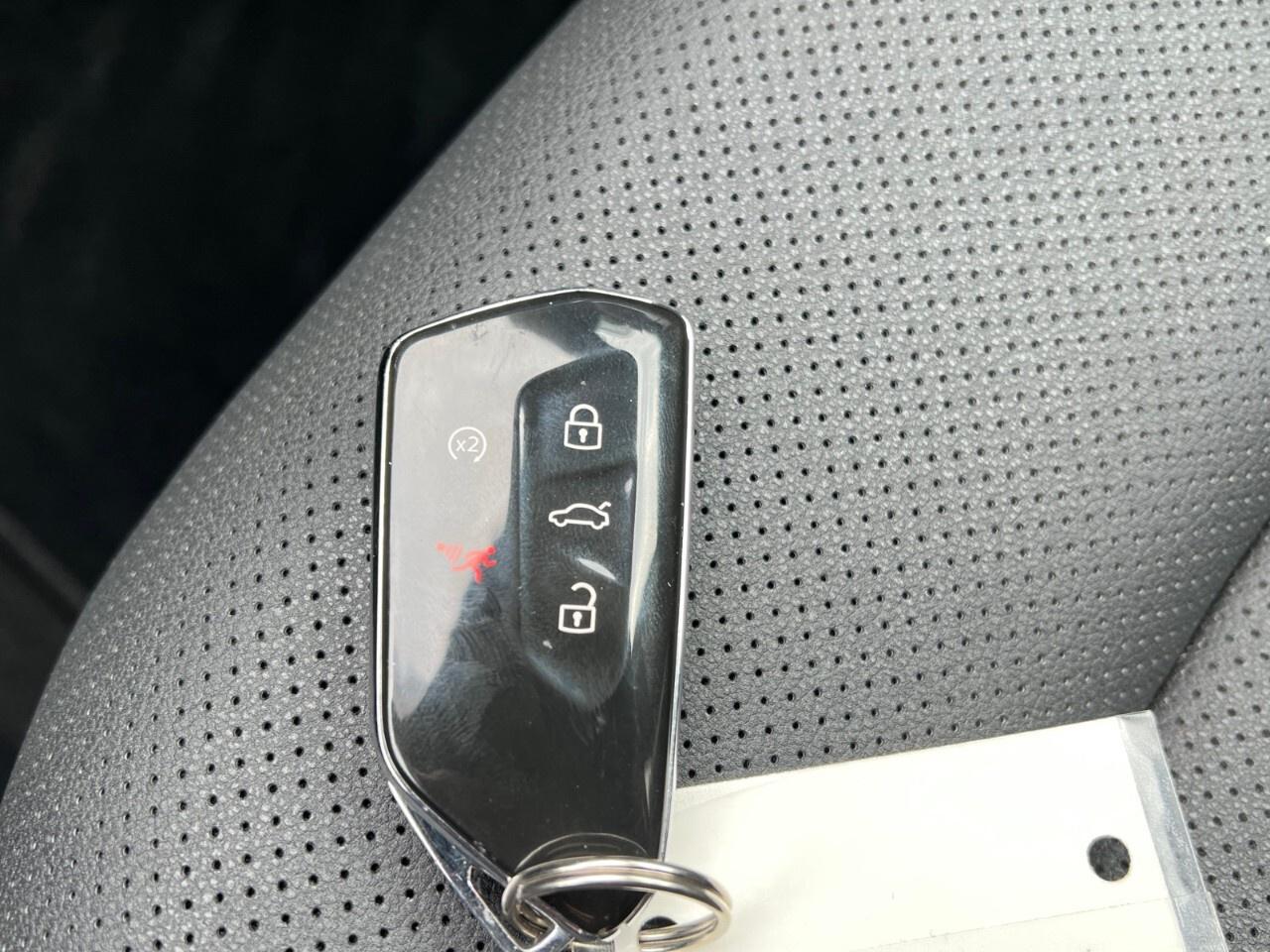 2025 Volkswagen Atlas Comfortline 2.0 TSI 4MOTION Photo