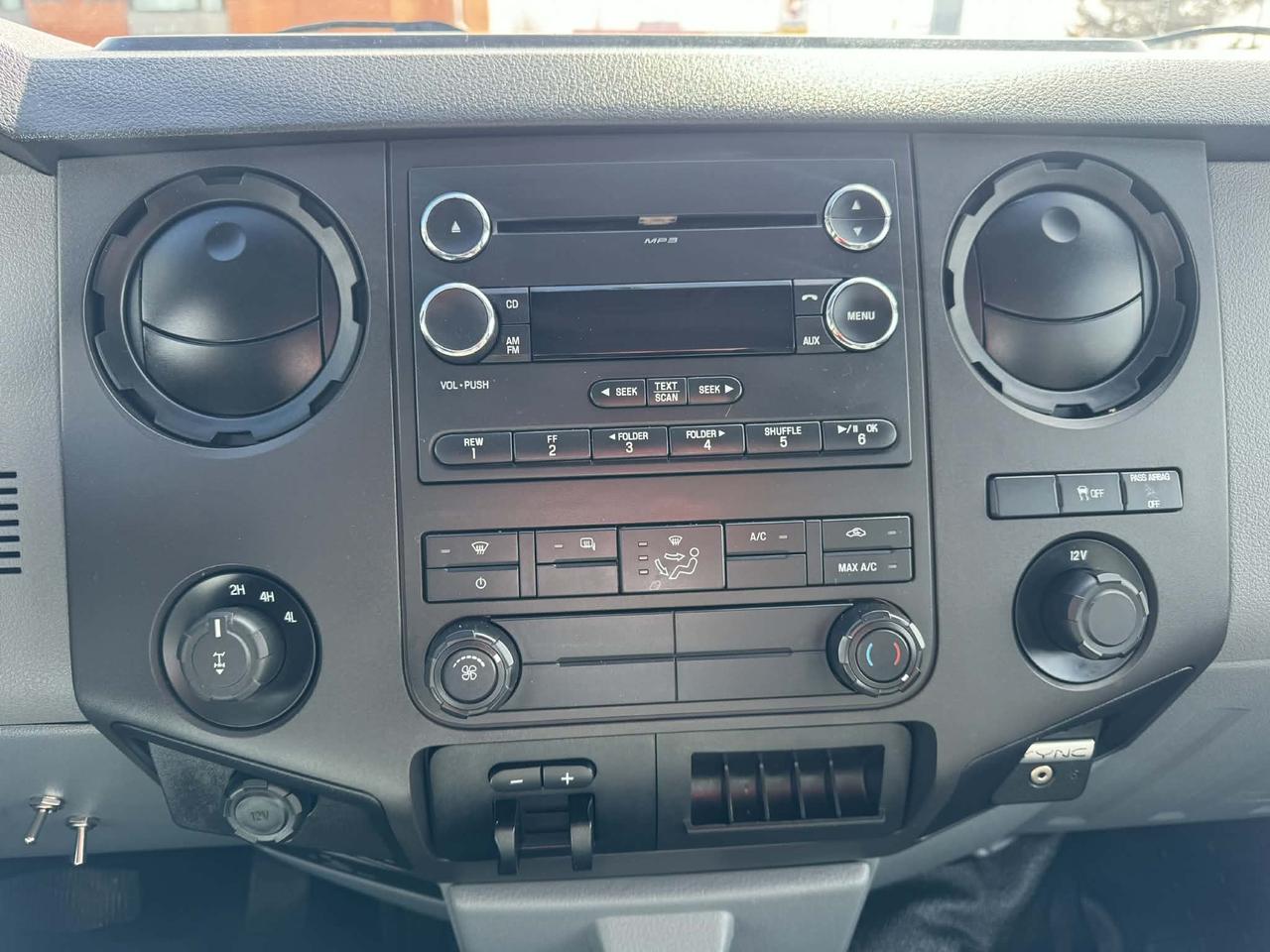 2015 Ford F-250 4WD - LONG BOX - POWER LIFT Photo