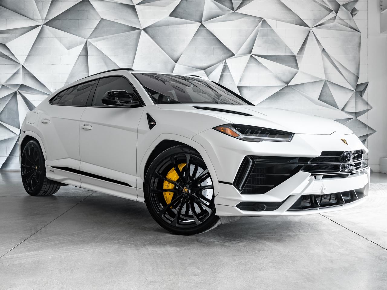 2024 Lamborghini Urus S  Photo