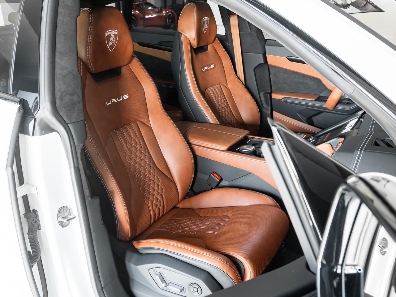 2024 Lamborghini Urus S  Photo