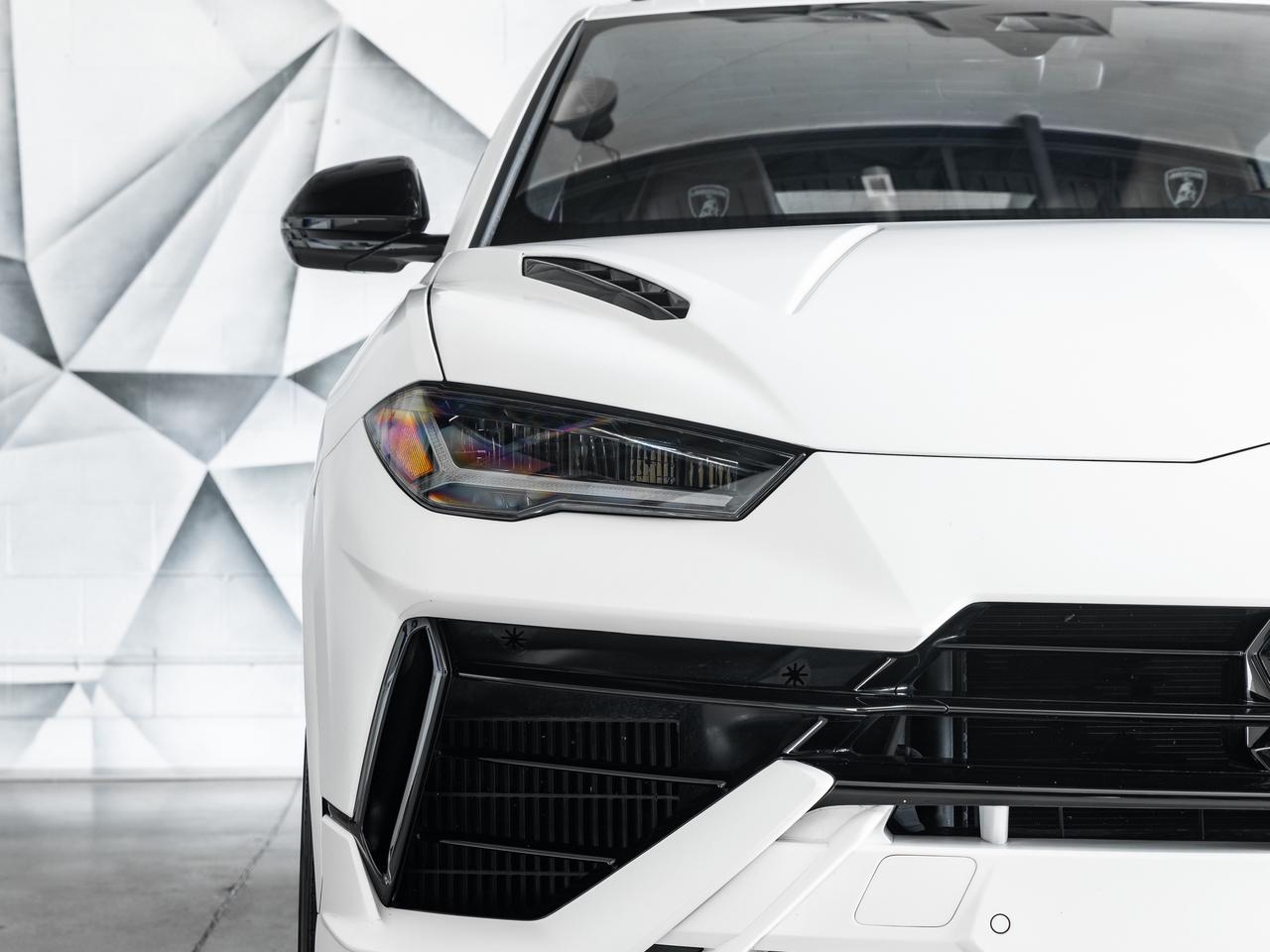 2024 Lamborghini Urus S  Photo