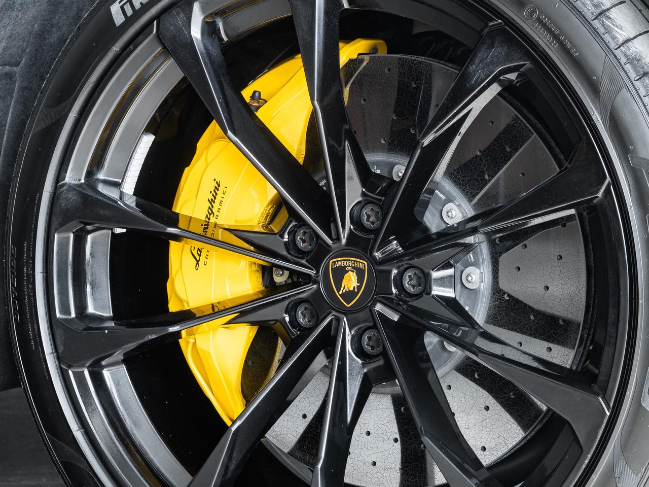 2024 Lamborghini Urus S  Photo