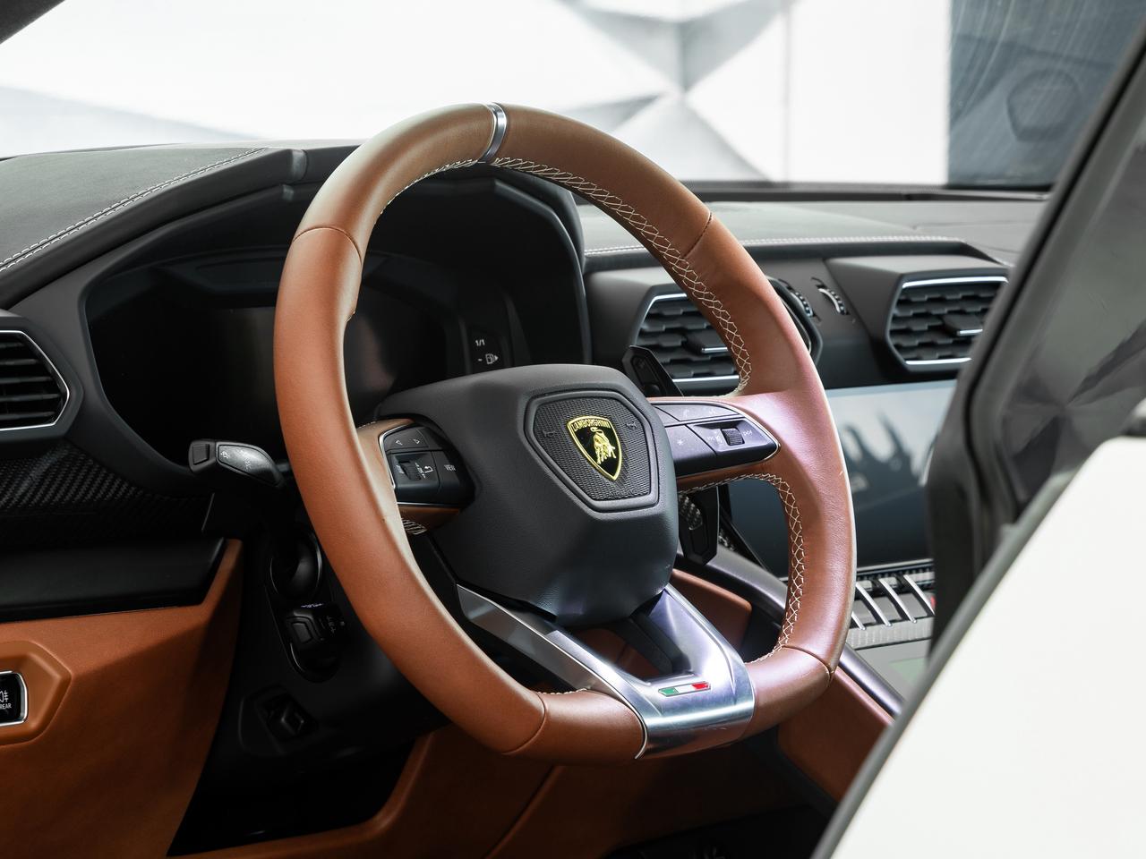 2024 Lamborghini Urus S  Photo