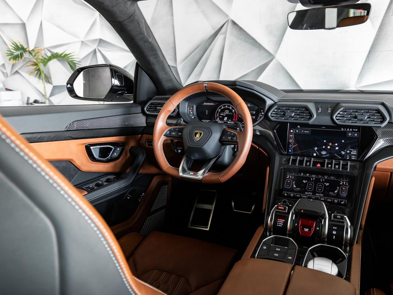 2024 Lamborghini Urus S  Photo