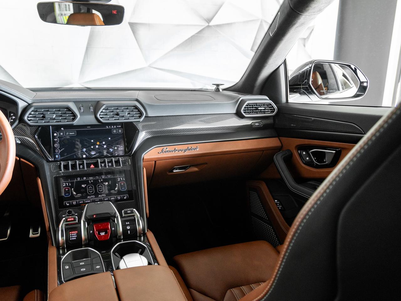 2024 Lamborghini Urus S  Photo