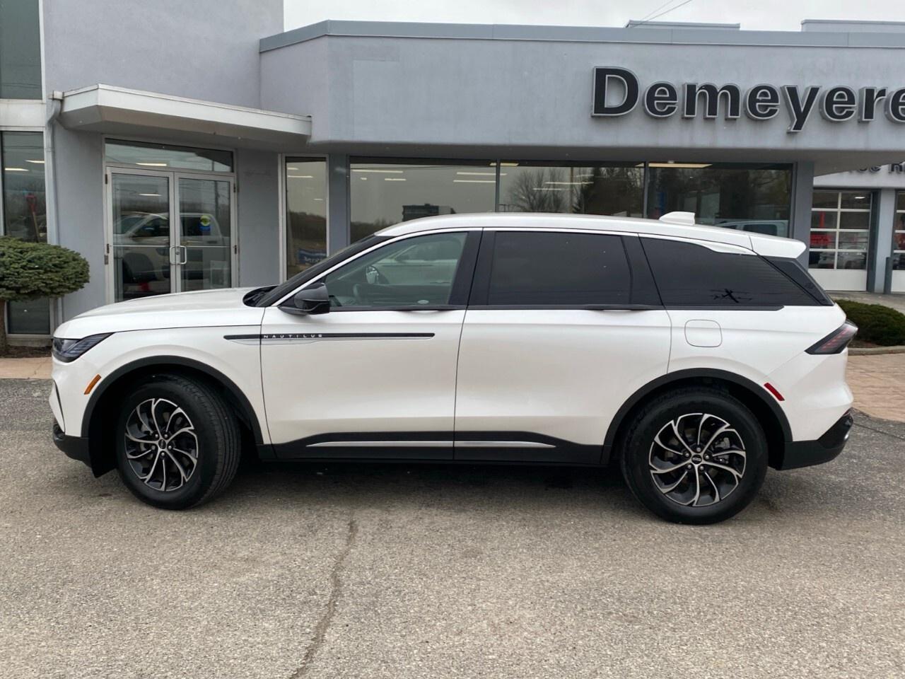 2025 Lincoln Nautilus Premiere AWD Photo