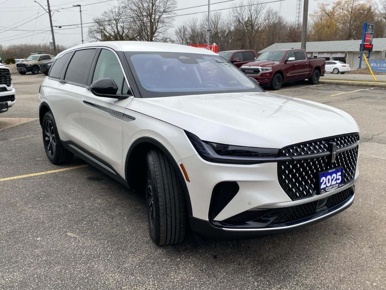 2025 Lincoln Nautilus Premiere AWD Photo