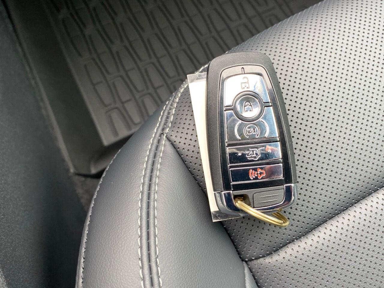 2025 Lincoln Nautilus Premiere AWD Photo