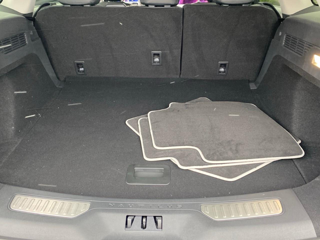 2025 Lincoln Nautilus Premiere AWD Photo