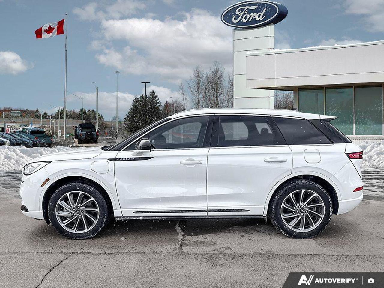 2022 Lincoln Corsair Grand Touring   LTHR   MOONROOF   HTD STEER WHEEL Photo3