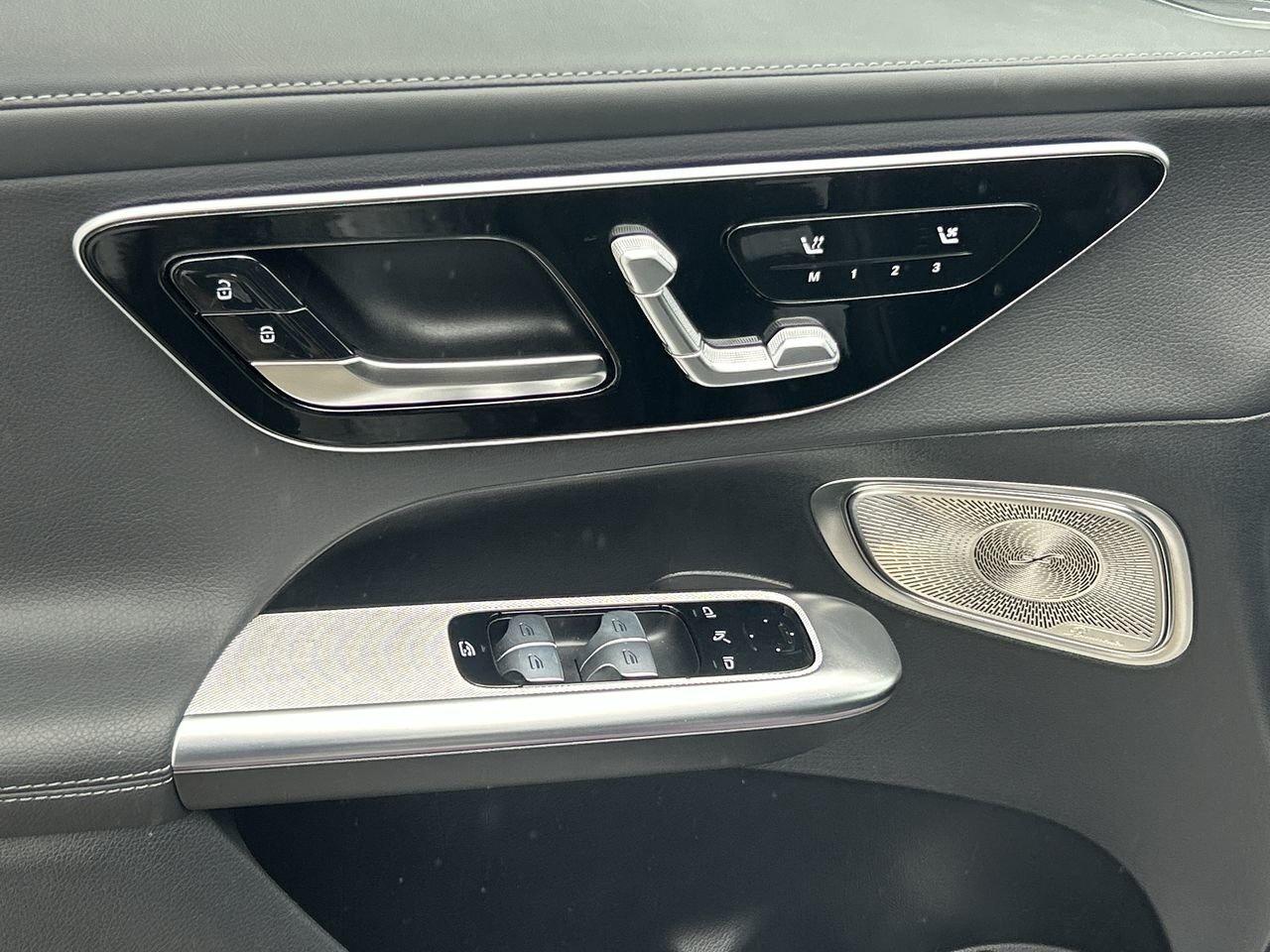 2025 Mercedes-Benz GLC350e 4MATIC SUV   Exclusive Photo