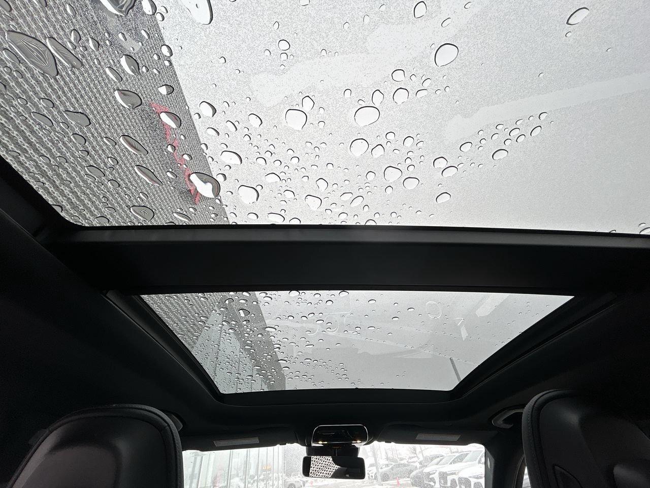 2025 Mercedes-Benz GLC350e 4MATIC SUV   Exclusive Photo