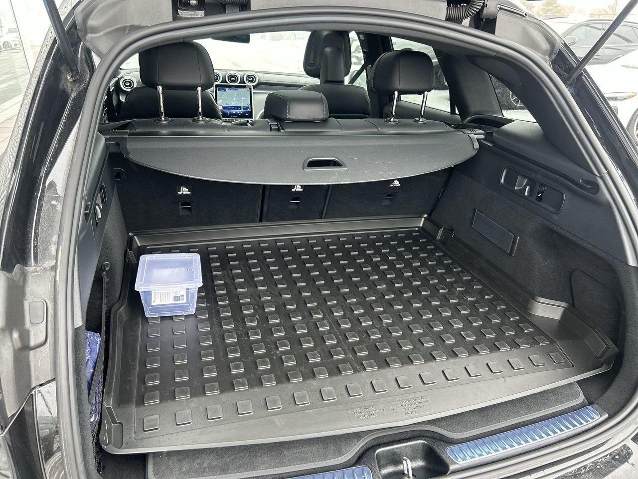 2025 Mercedes-Benz GLC350e 4MATIC SUV   Exclusive Photo