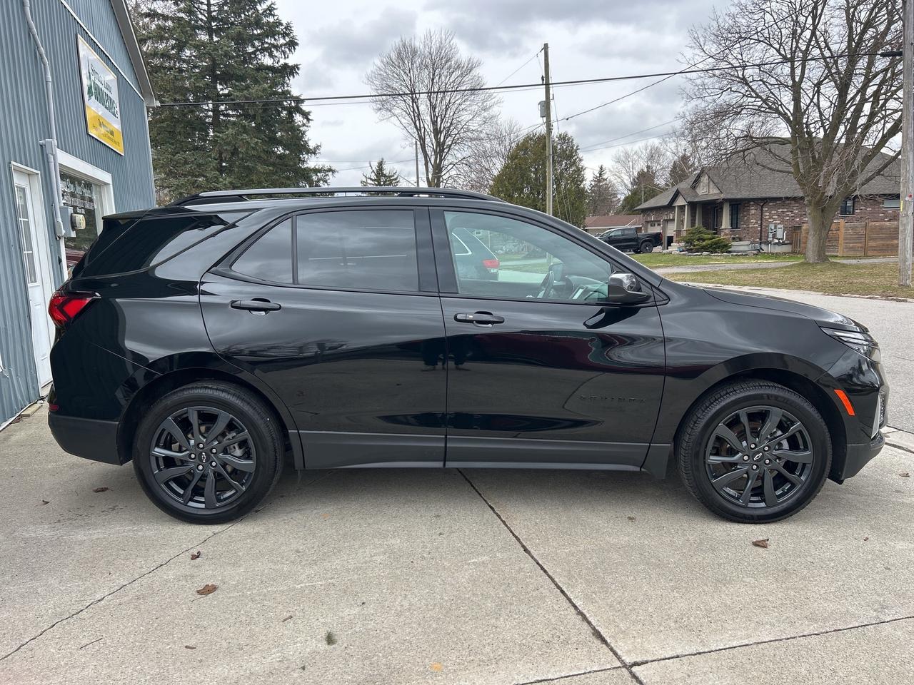 2022 Chevrolet Equinox RS  AWD  ** SHARP  LOOKIN' ! ** Photo