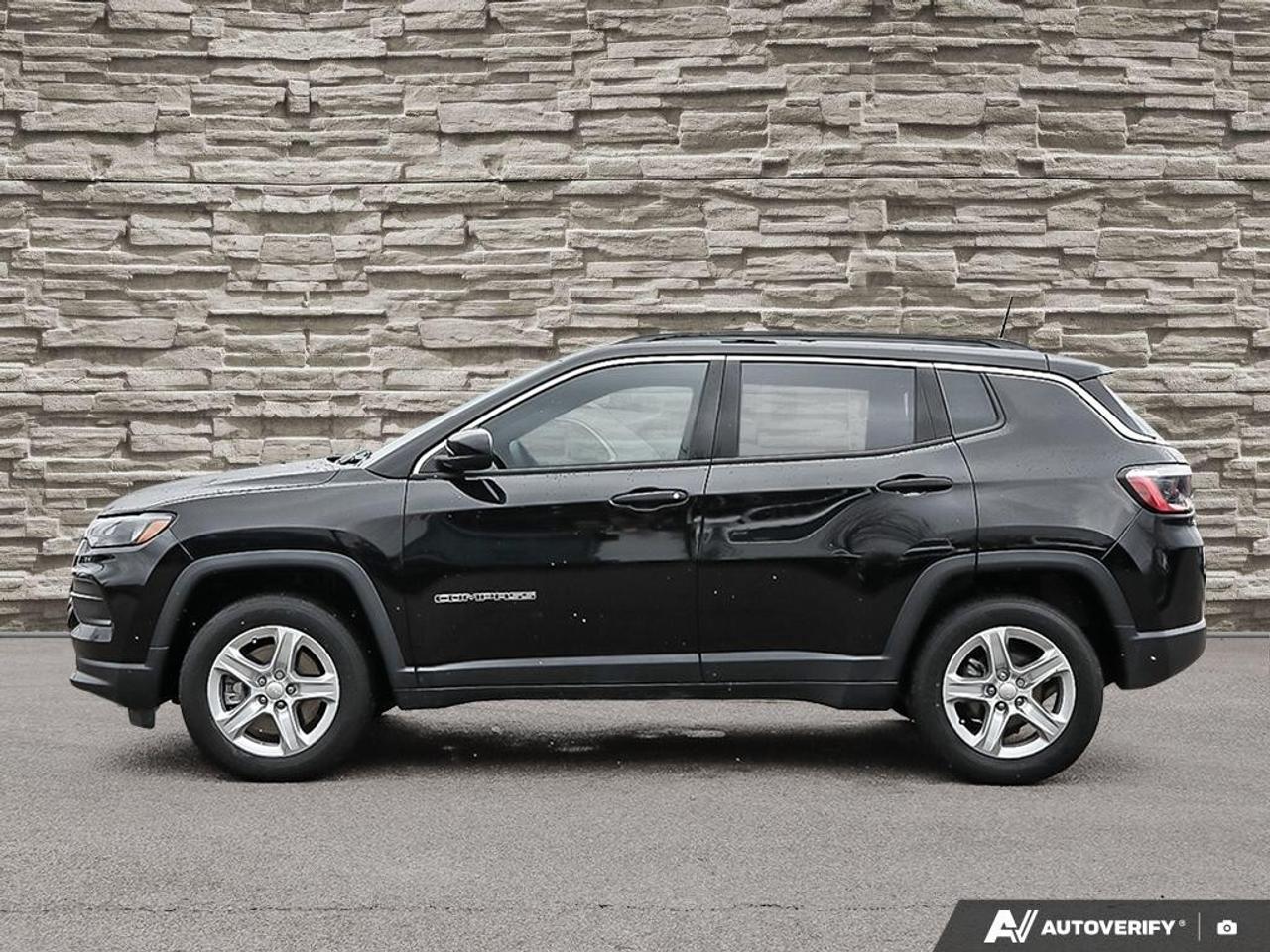 2023 Jeep Compass Sport Appearance Photo2