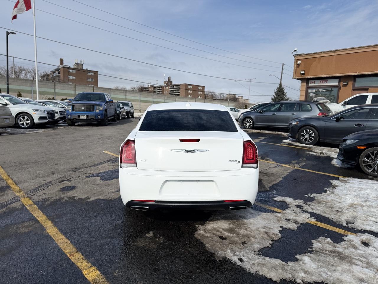 2018 Chrysler 300 300S AWD   CleanCarfax Photo