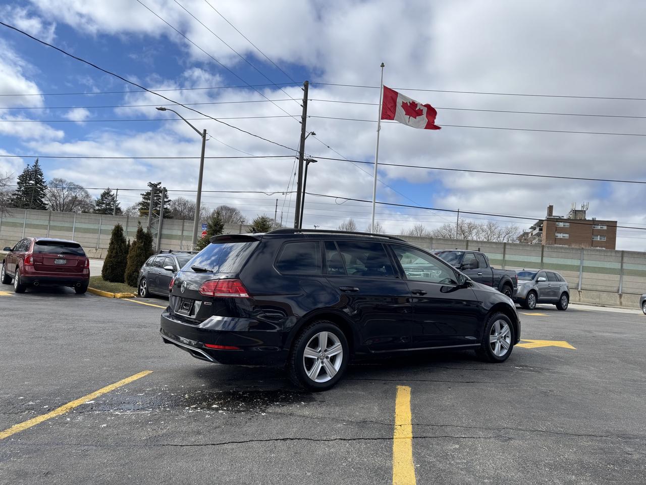 2019 Volkswagen Golf SportWagen Comfortline 4MOTION   1 Owner Photo