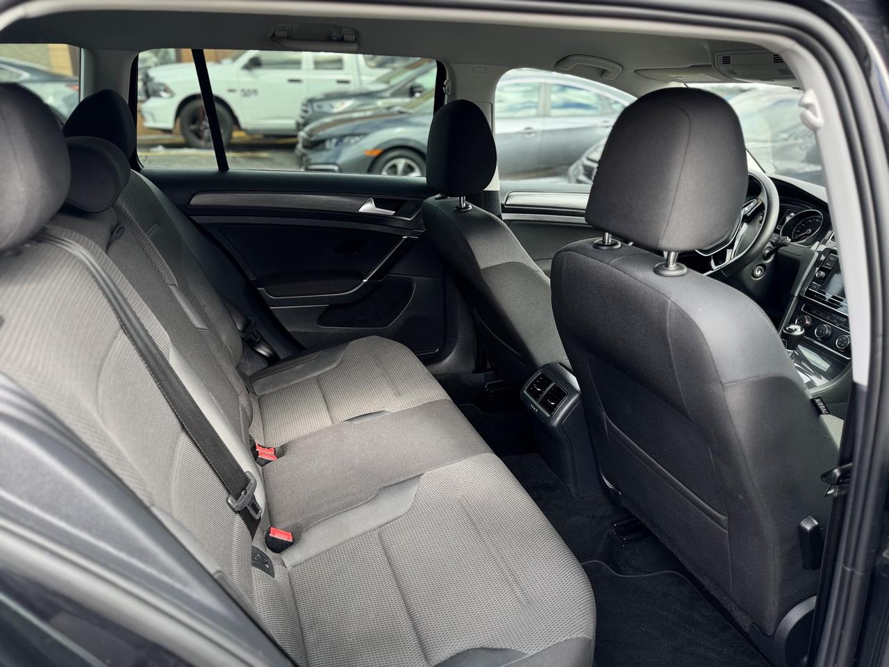 2019 Volkswagen Golf SportWagen Comfortline 4MOTION   1 Owner Photo