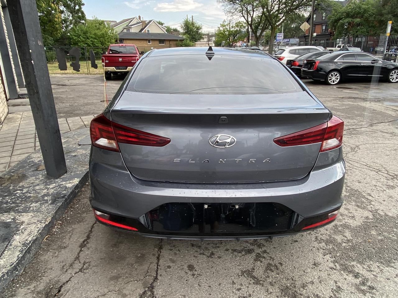 2019 Hyundai Elantra Preferred Auto w-Sun & Safety Package Photo3