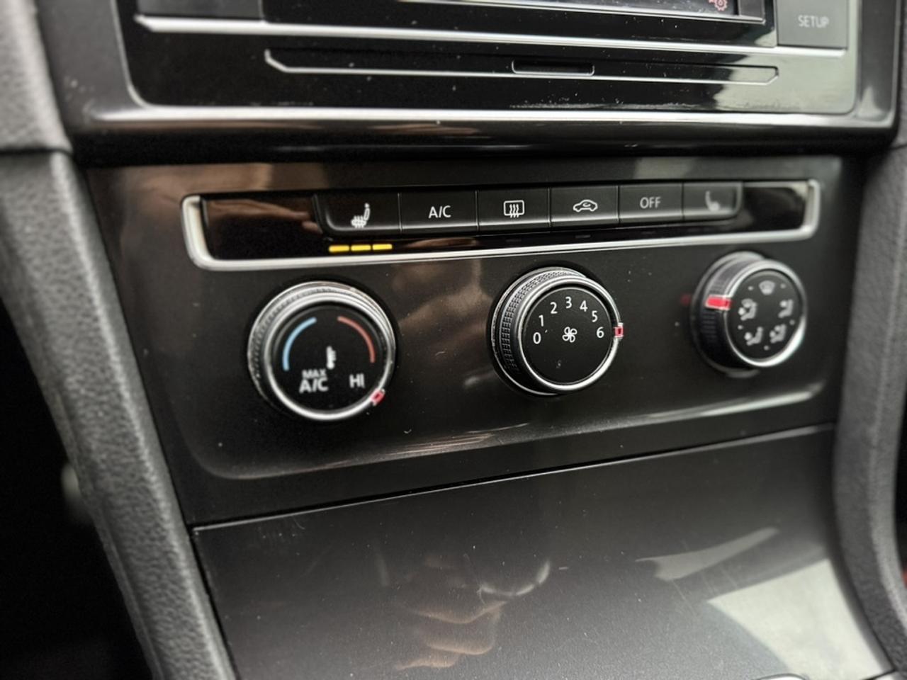 2018 Volkswagen Golf SportWagen Comfortline Manual 4MOTION Photo