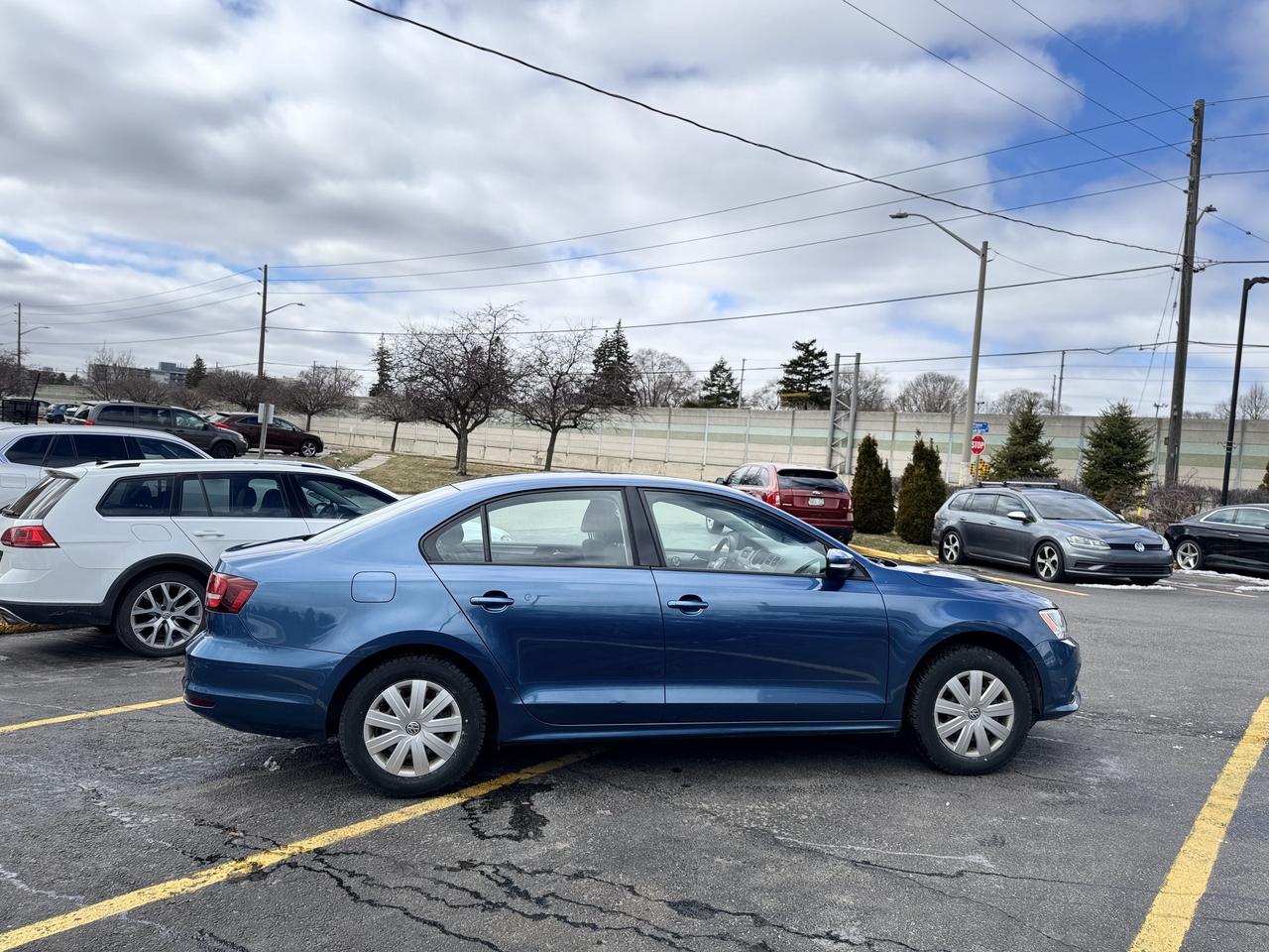 2016 Volkswagen Jetta Sedan LOW KMS   MUST SEE! CLEANCARFAX Photo