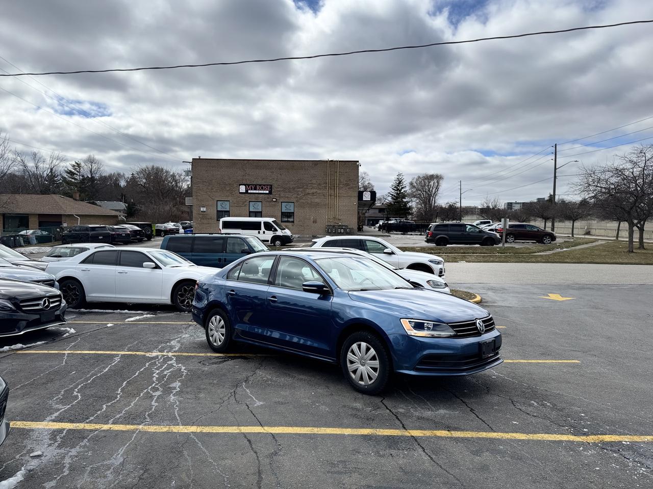 2016 Volkswagen Jetta Sedan LOW KMS   MUST SEE! CLEANCARFAX Photo3