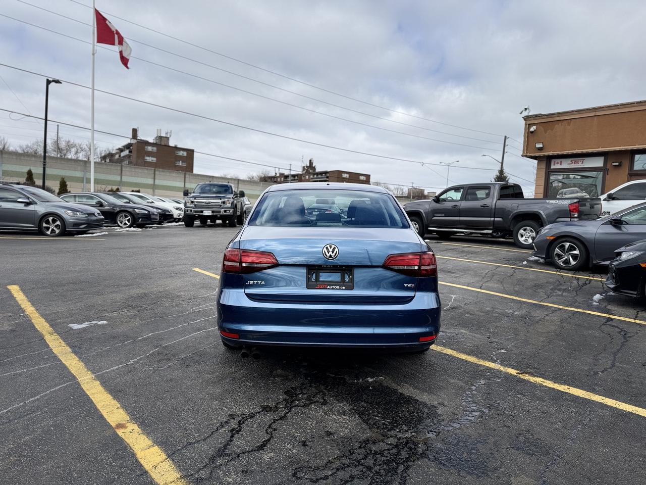 2016 Volkswagen Jetta Sedan LOW KMS   MUST SEE! CLEANCARFAX Photo