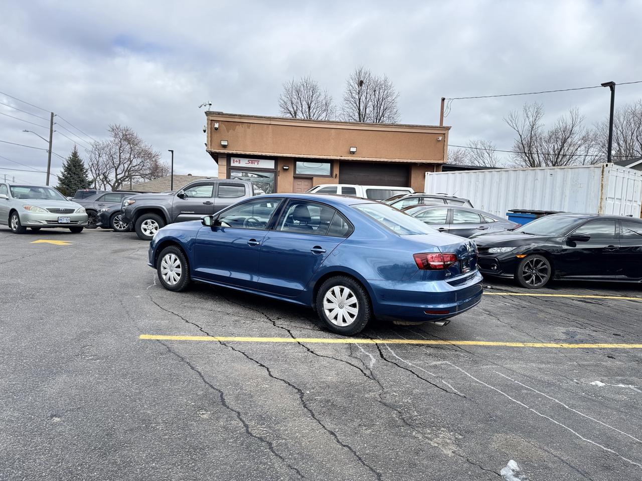 2016 Volkswagen Jetta Sedan LOW KMS   MUST SEE! CLEANCARFAX Photo