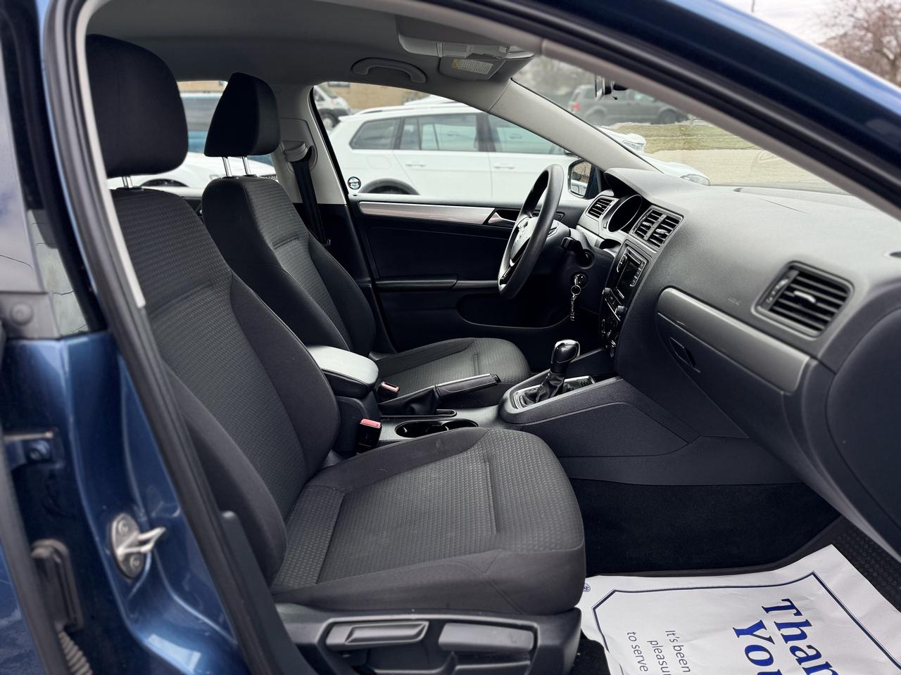 2016 Volkswagen Jetta Sedan LOW KMS   MUST SEE! CLEANCARFAX Photo