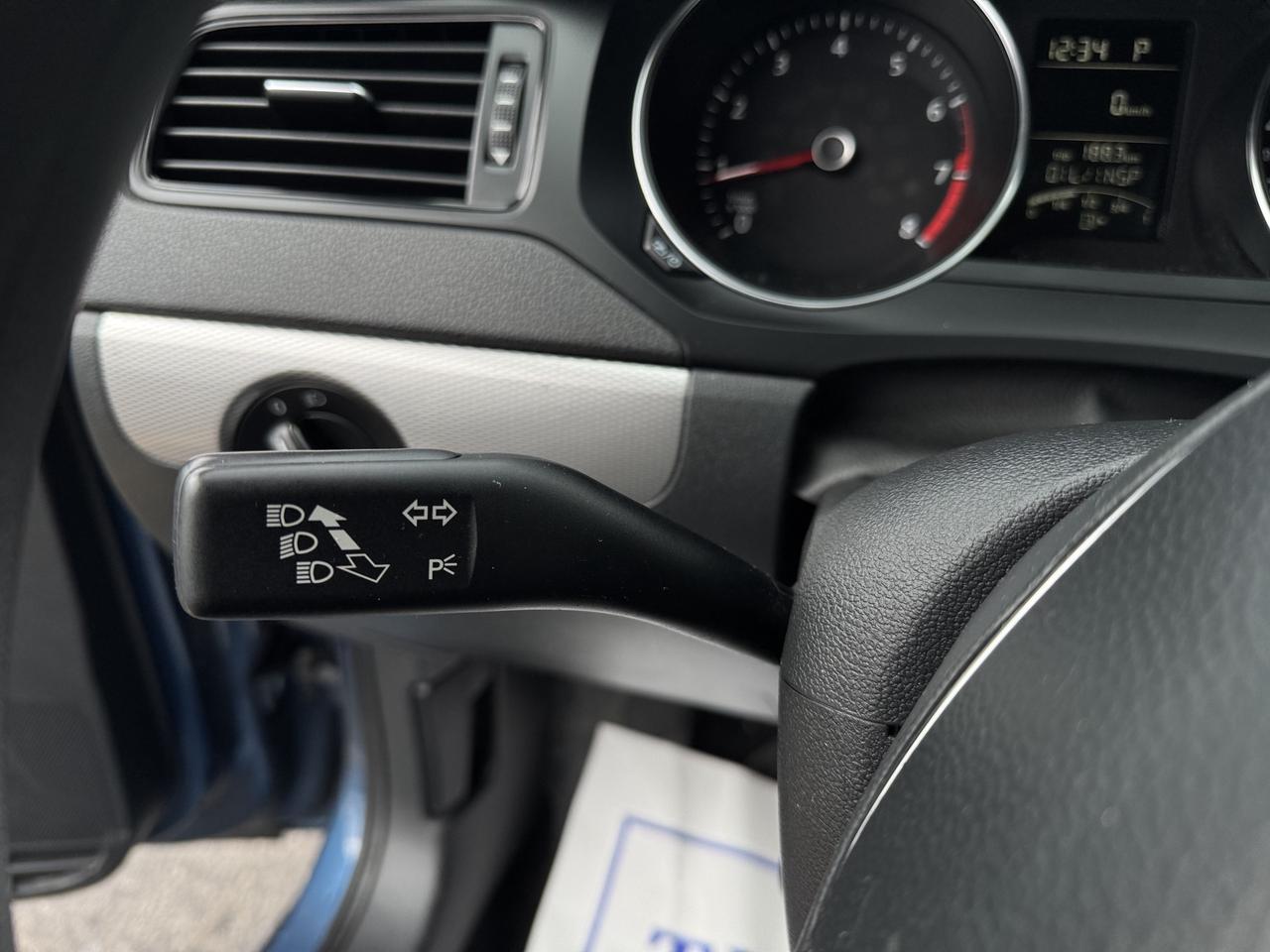 2016 Volkswagen Jetta Sedan LOW KMS   MUST SEE! CLEANCARFAX Photo