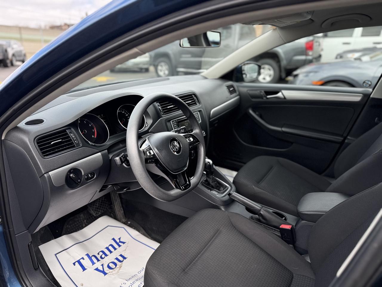 2016 Volkswagen Jetta Sedan LOW KMS   MUST SEE! CLEANCARFAX Photo