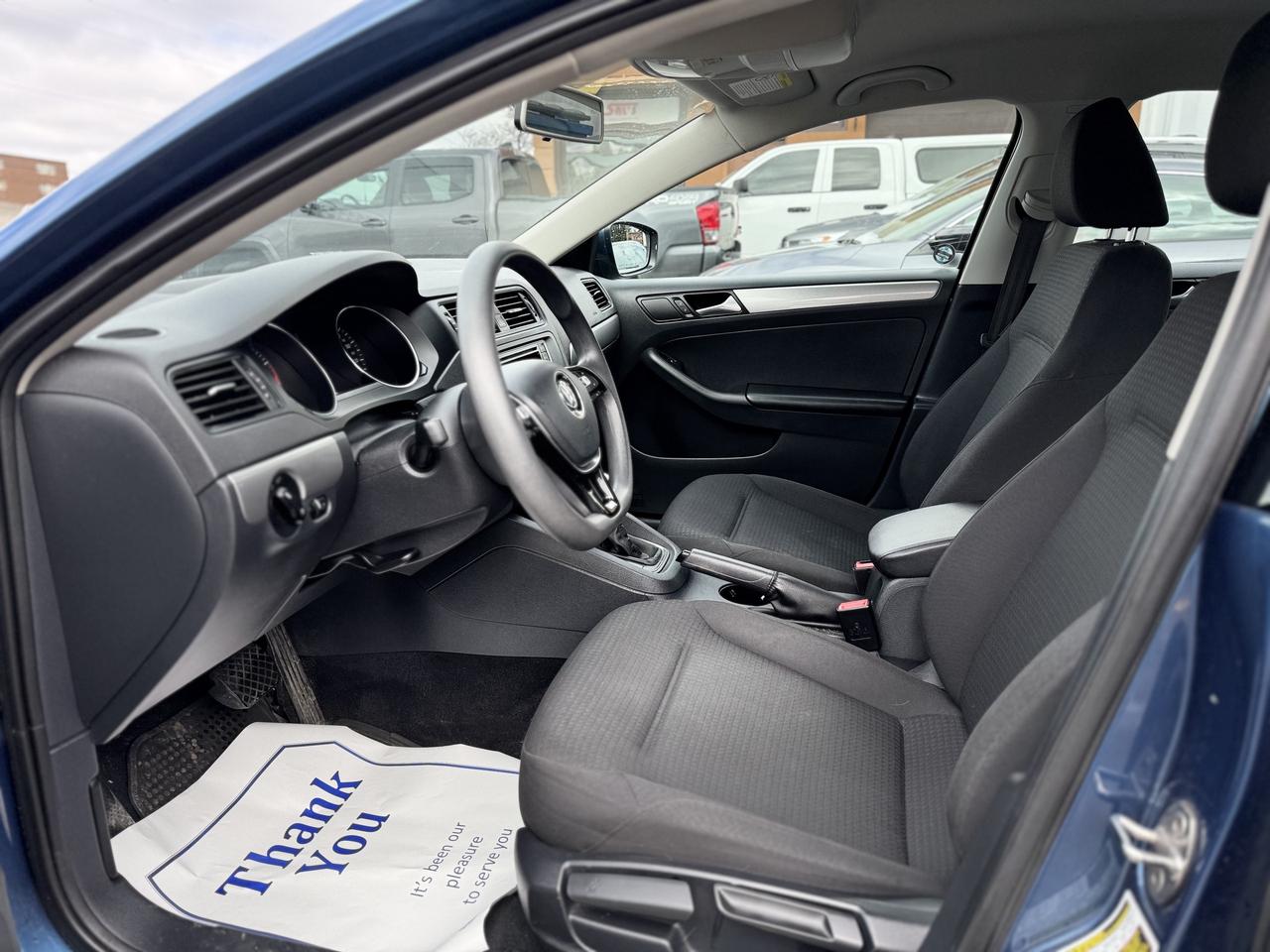 2016 Volkswagen Jetta Sedan LOW KMS   MUST SEE! CLEANCARFAX Photo