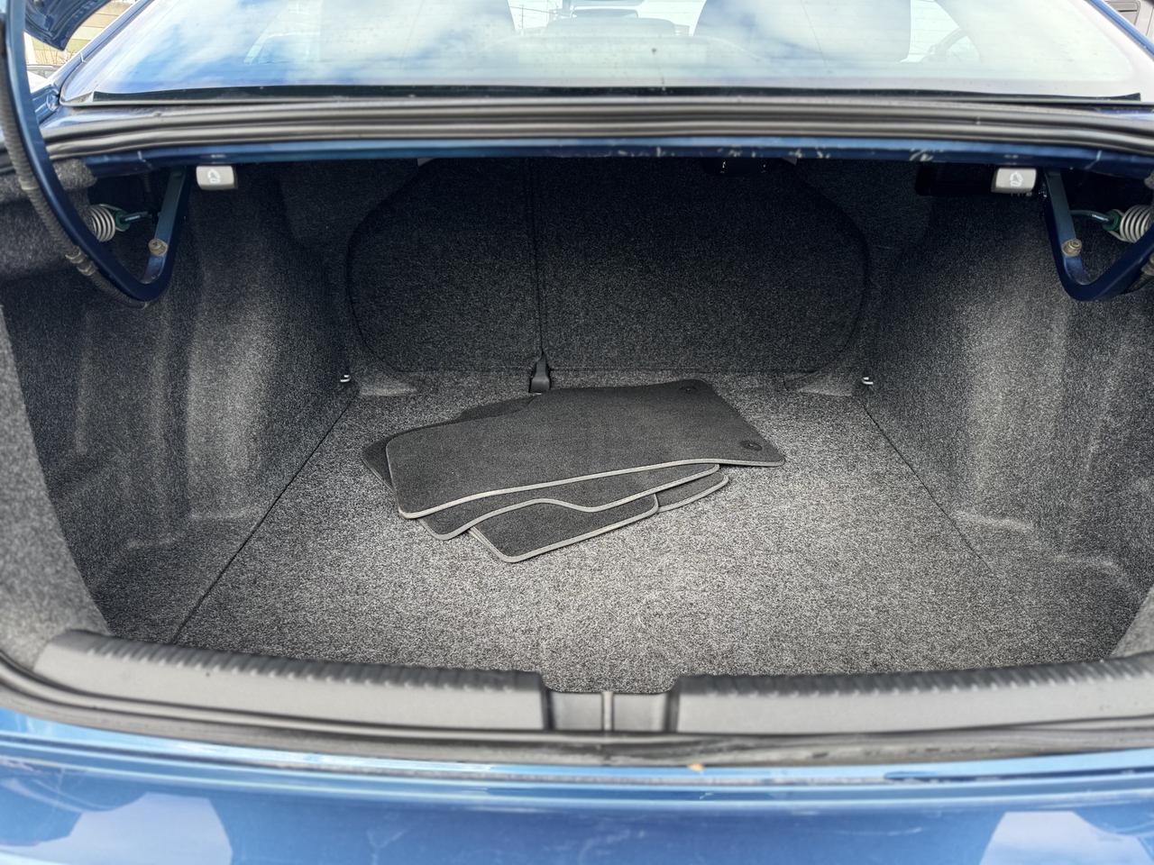 2016 Volkswagen Jetta Sedan LOW KMS   MUST SEE! CLEANCARFAX Photo