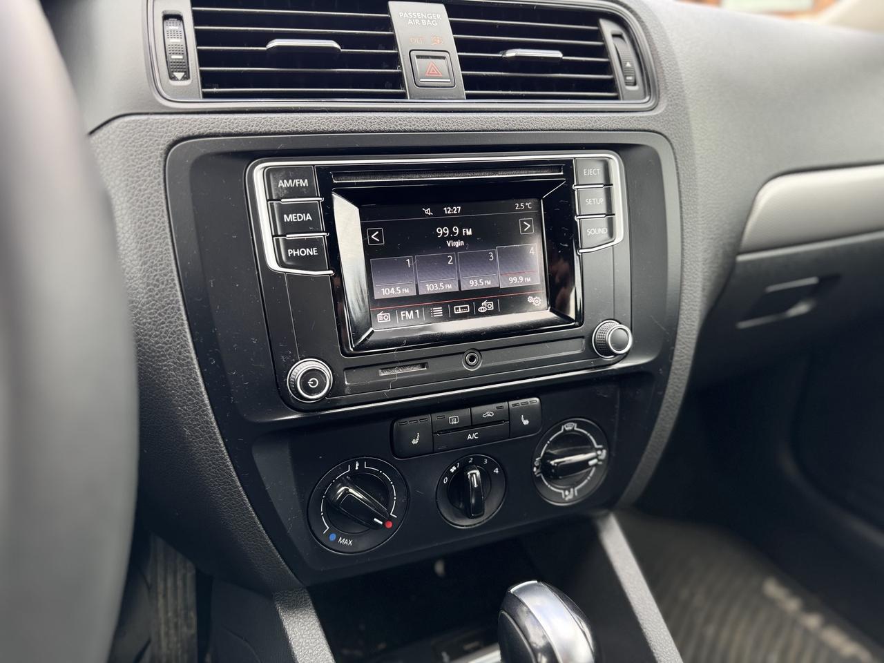 2016 Volkswagen Jetta Sedan LOW KMS   MUST SEE! CLEANCARFAX Photo