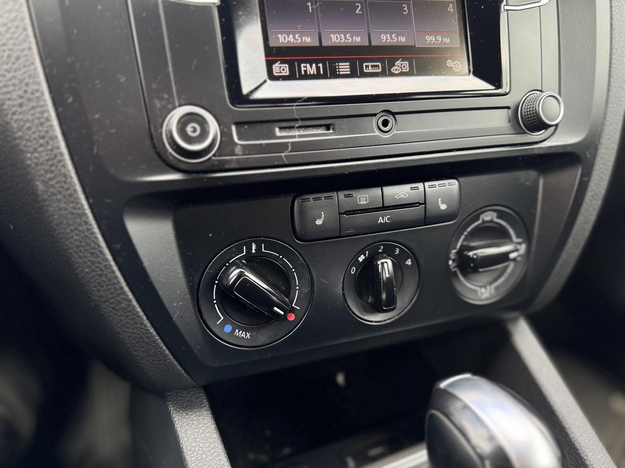 2016 Volkswagen Jetta Sedan LOW KMS   MUST SEE! CLEANCARFAX Photo