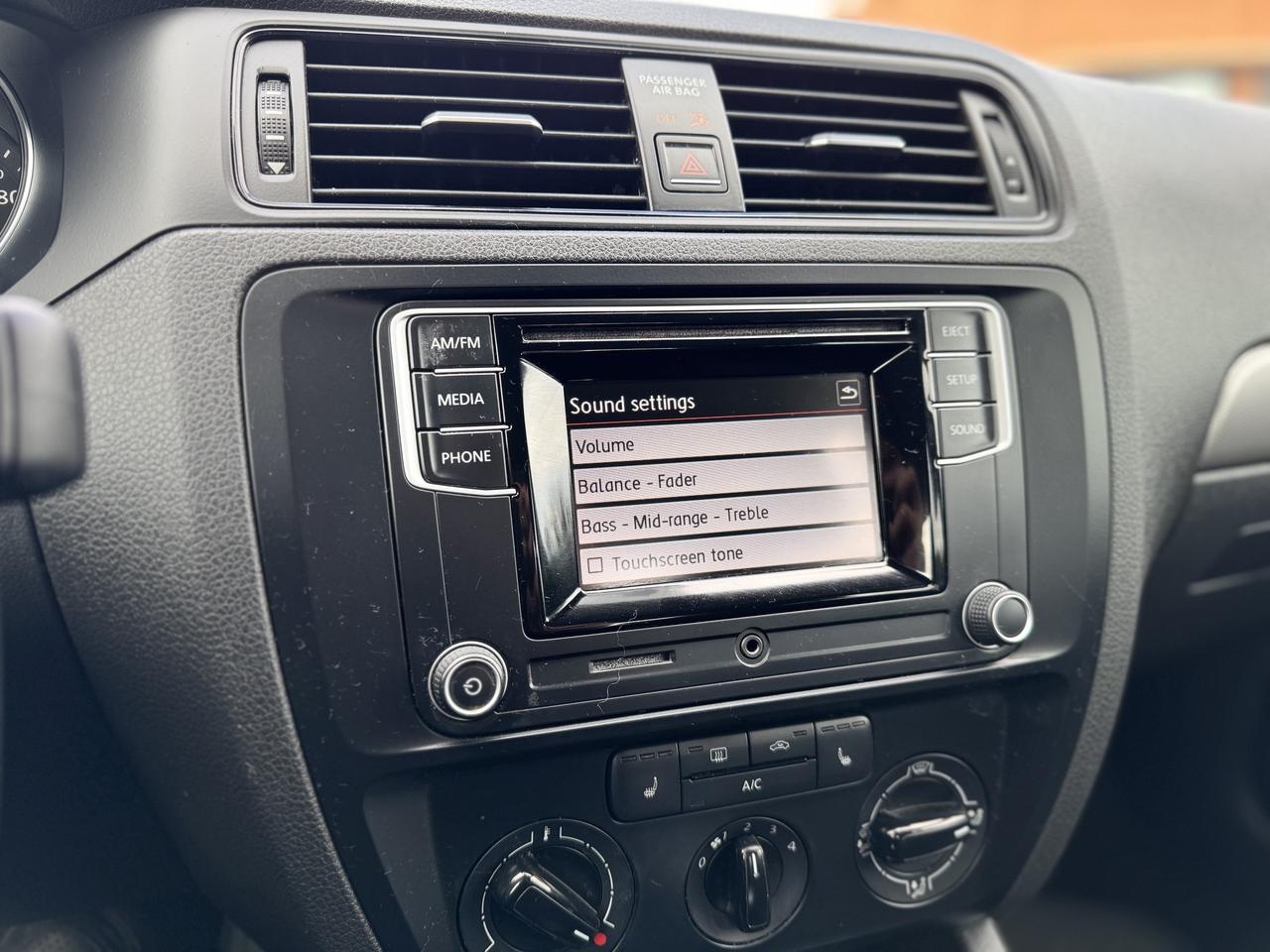 2016 Volkswagen Jetta Sedan LOW KMS   MUST SEE! CLEANCARFAX Photo