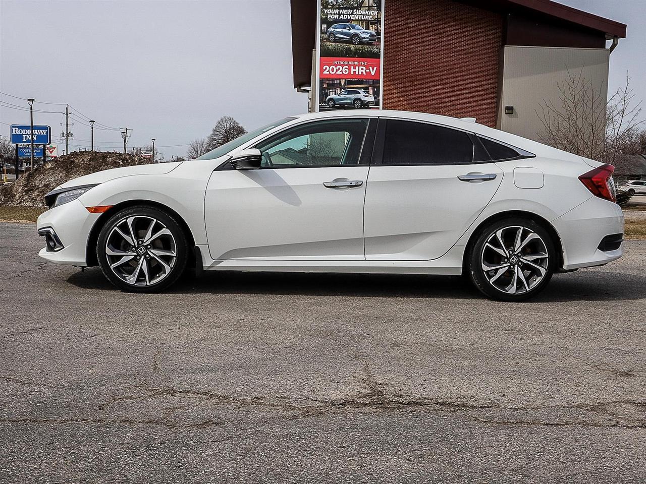 2020 Honda Civic Sedan Touring Photo