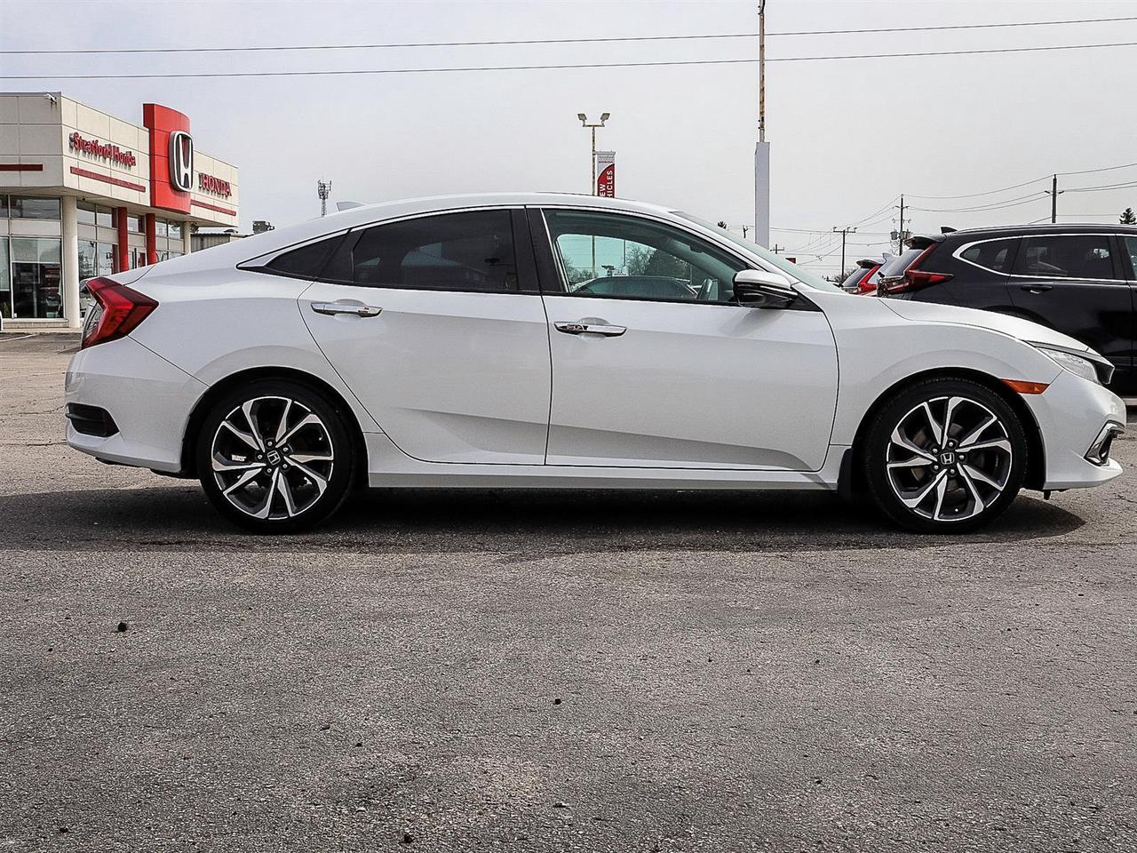 2020 Honda Civic Sedan Touring Photo