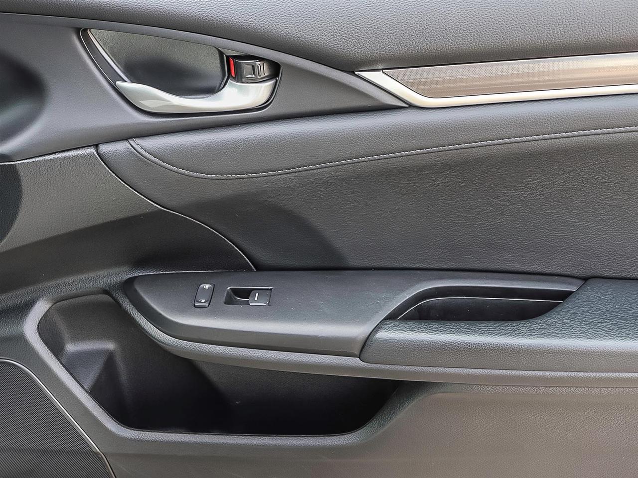 2020 Honda Civic Sedan Touring Photo