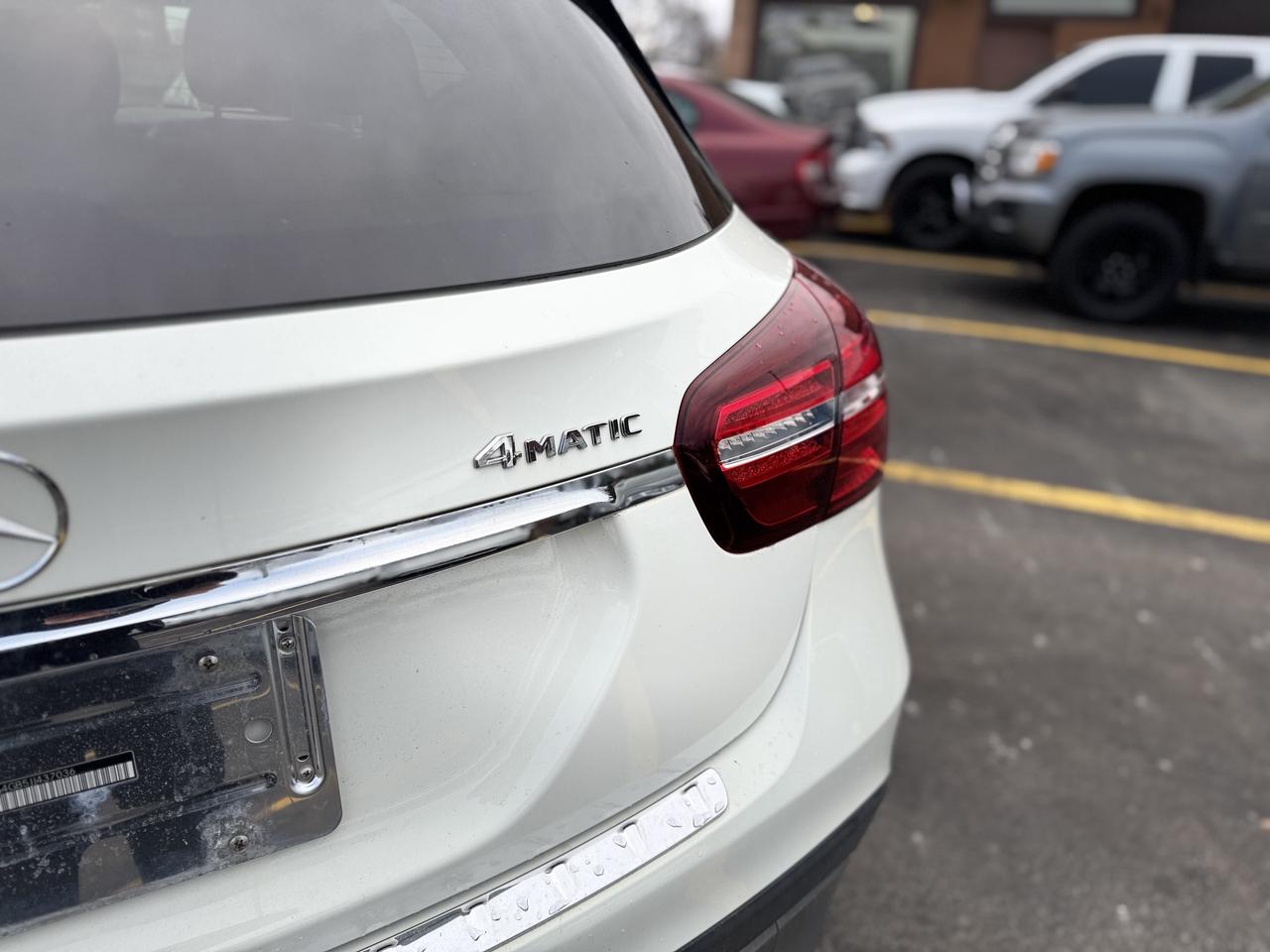 2018 Mercedes-Benz GLA GLA250 4MATIC / 0 ACCIDENTS Photo