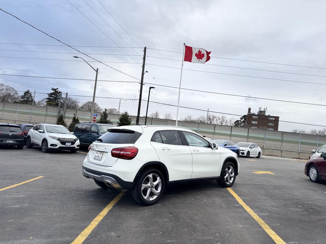 2018 Mercedes-Benz GLA GLA250 4MATIC / 0 ACCIDENTS Photo0