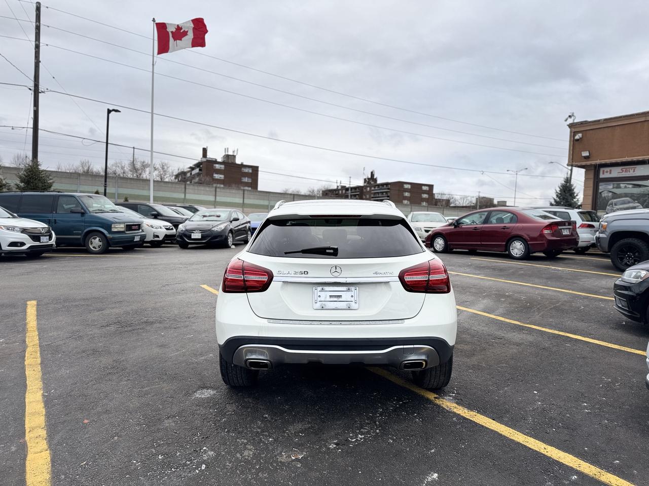 2018 Mercedes-Benz GLA GLA250 4MATIC / 0 ACCIDENTS Photo