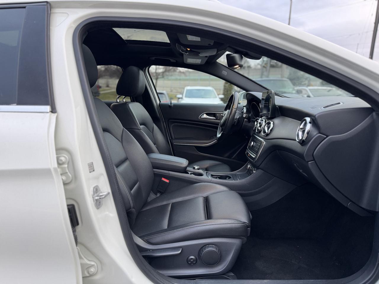 2018 Mercedes-Benz GLA GLA250 4MATIC / 0 ACCIDENTS Photo