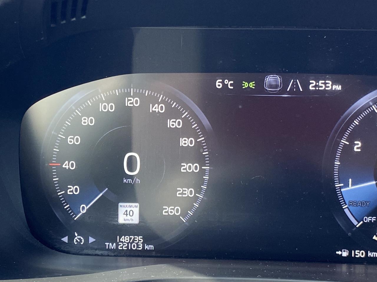 2018 Volvo XC60 T6 AWD Momentum Photo