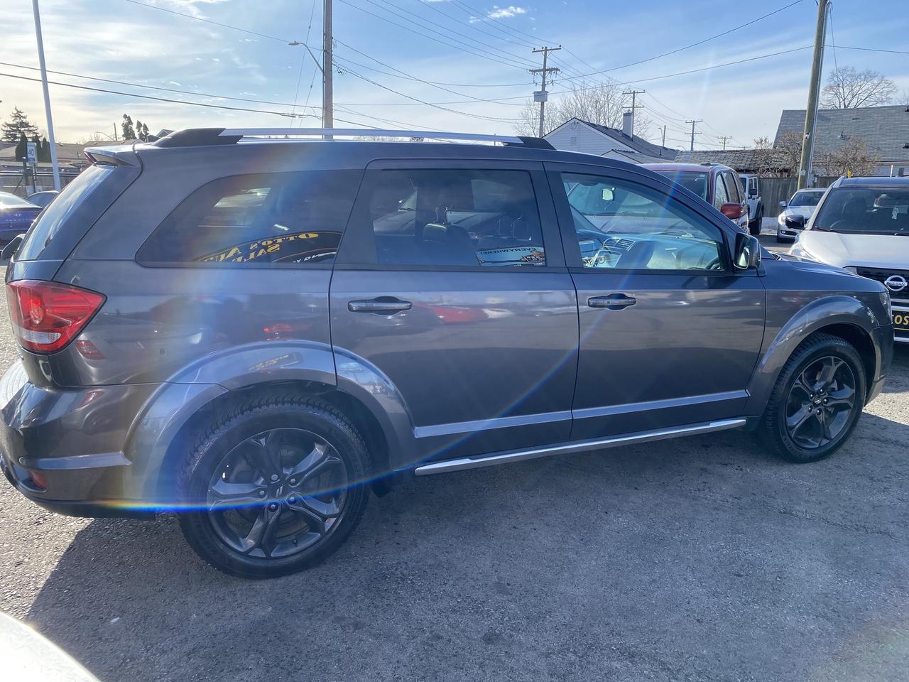 2018 Dodge Journey Crossroad AWD Photo