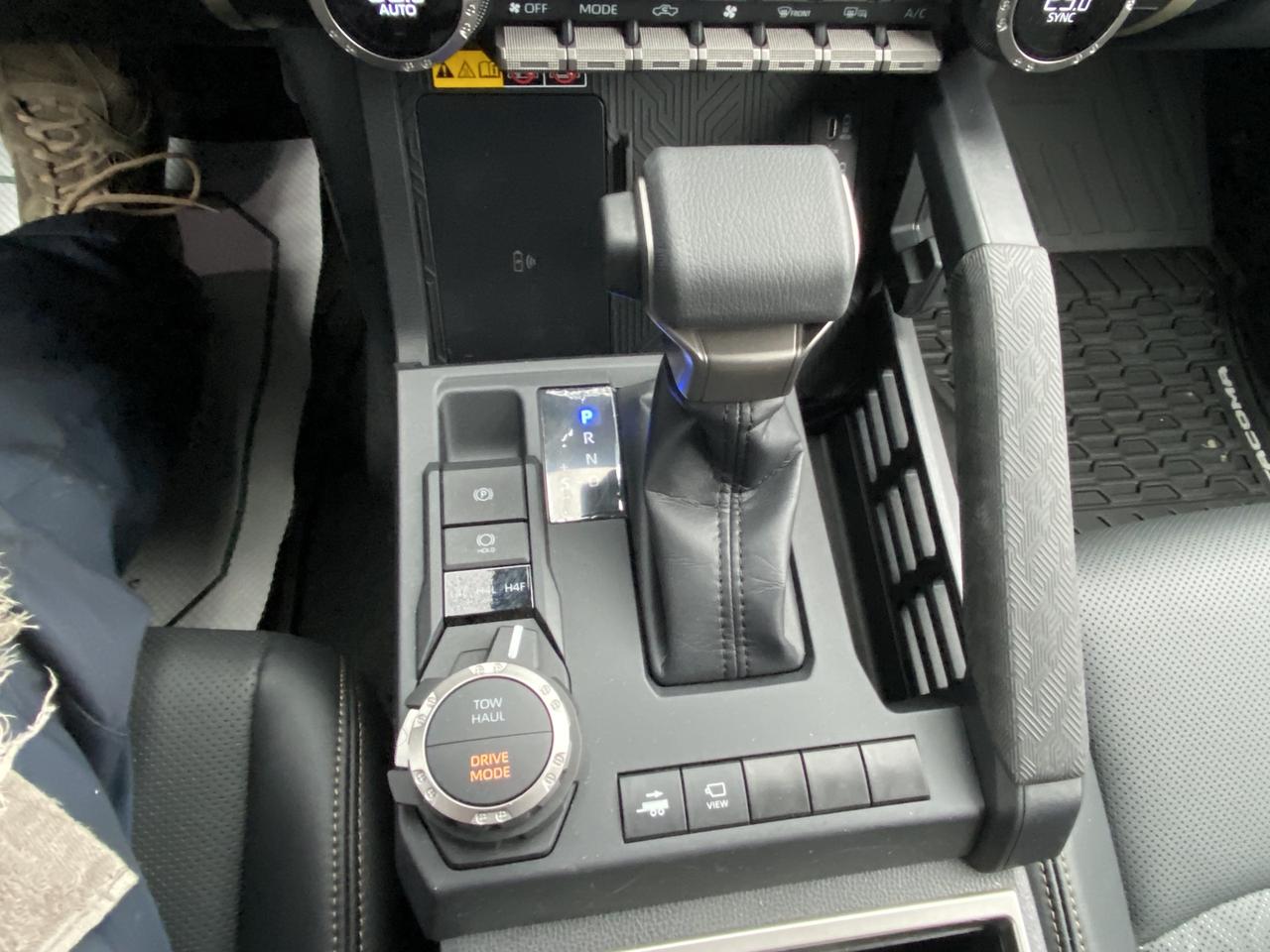 2025 Toyota Tacoma 4x4 Double Cab Auto Hybrid Photo