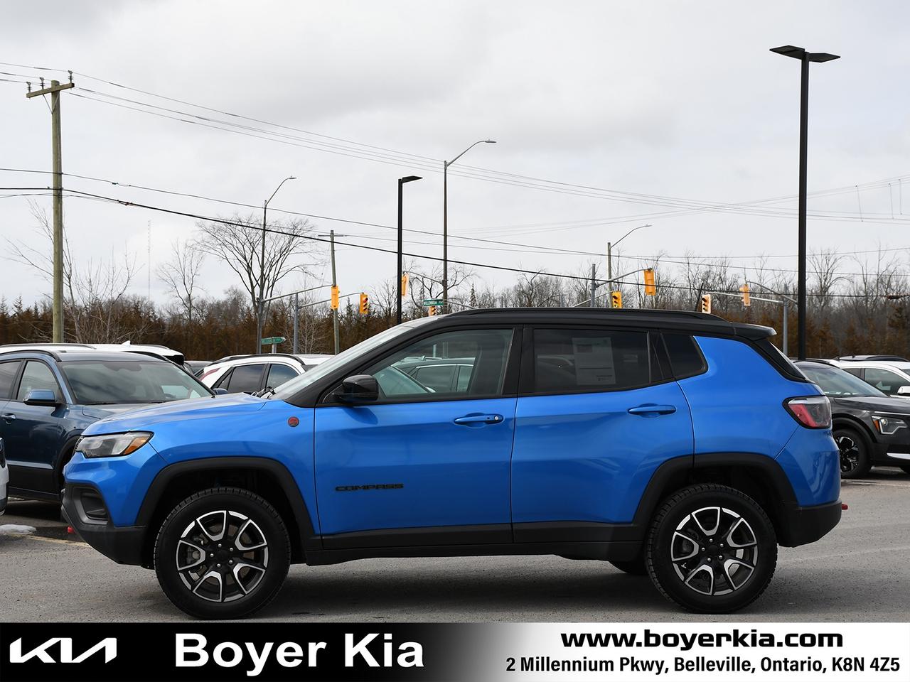 2024 Jeep Compass Trailhawk Sunroof Photo4