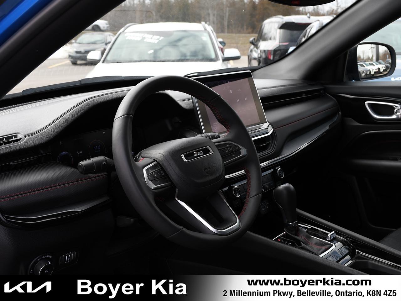 2024 Jeep Compass Trailhawk Sunroof Photo