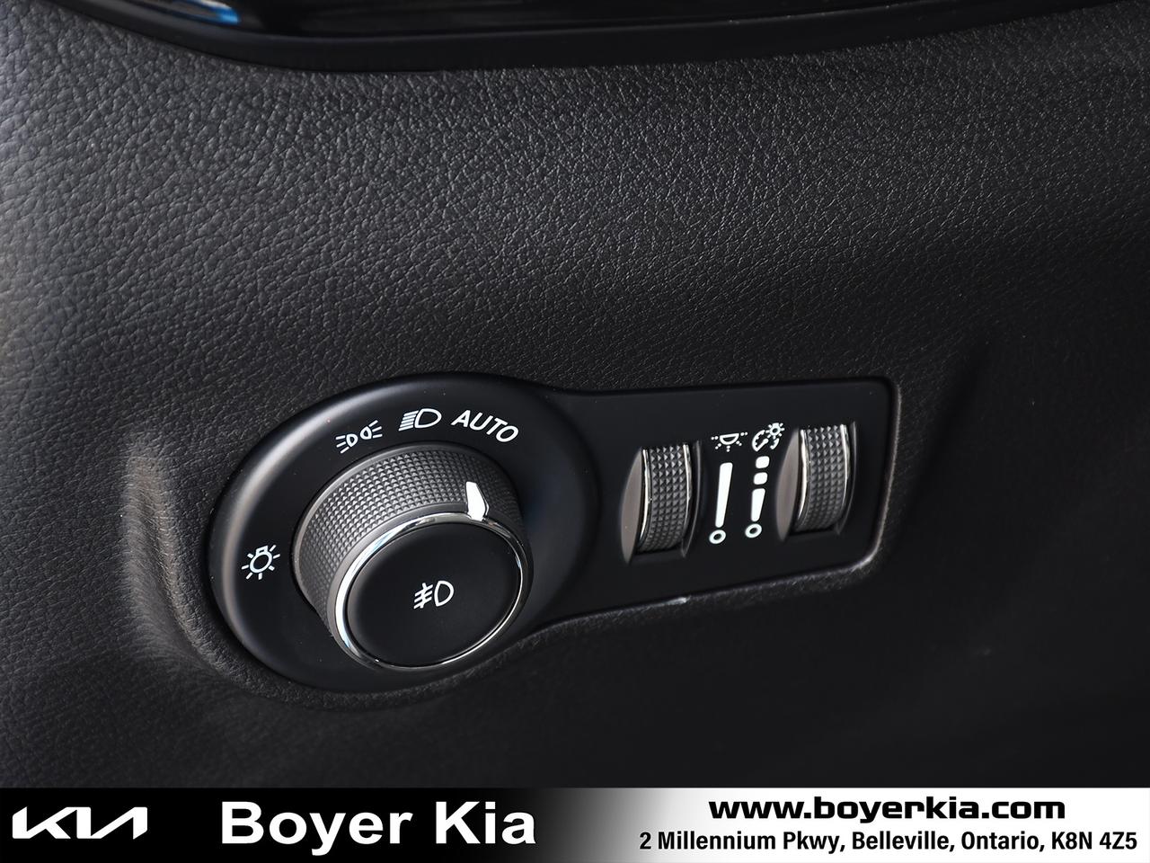 2024 Jeep Compass Trailhawk Sunroof Photo