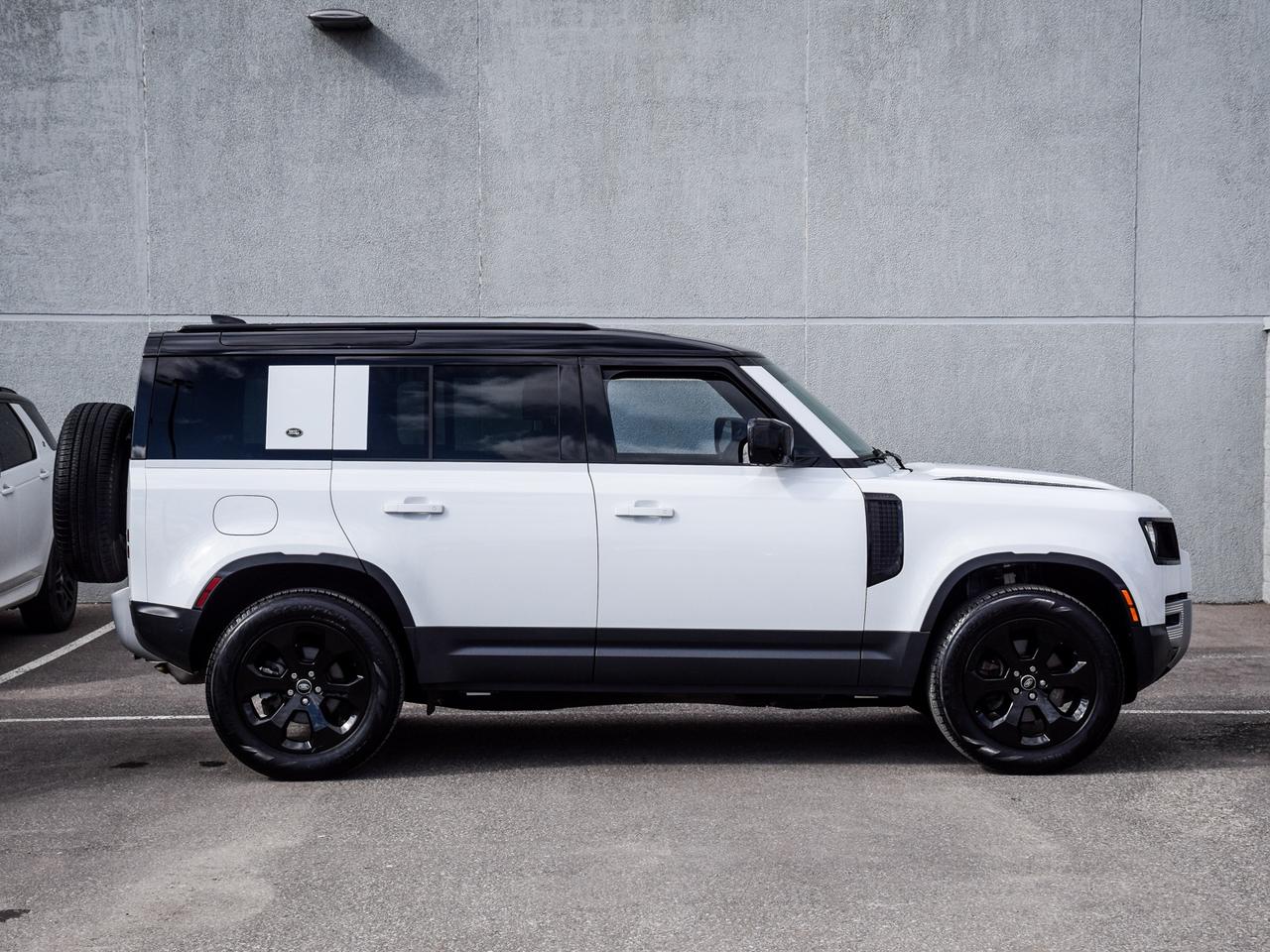 2023 Land Rover Defender S Photo2